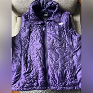 The North Face women’s purple flower vest xl